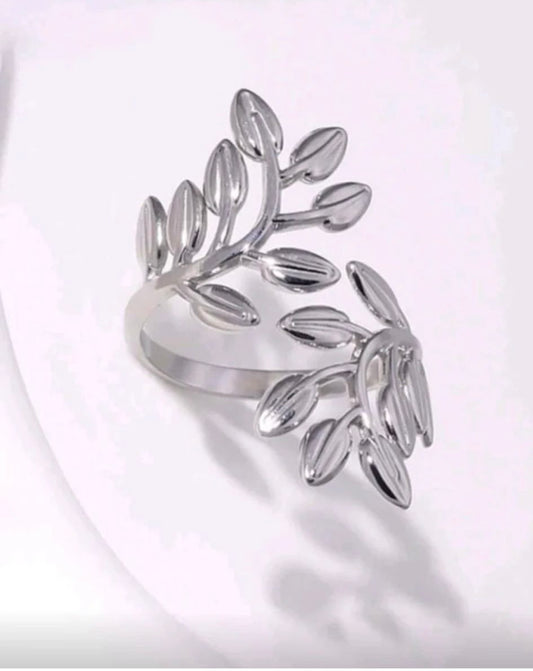 Anillo hojas