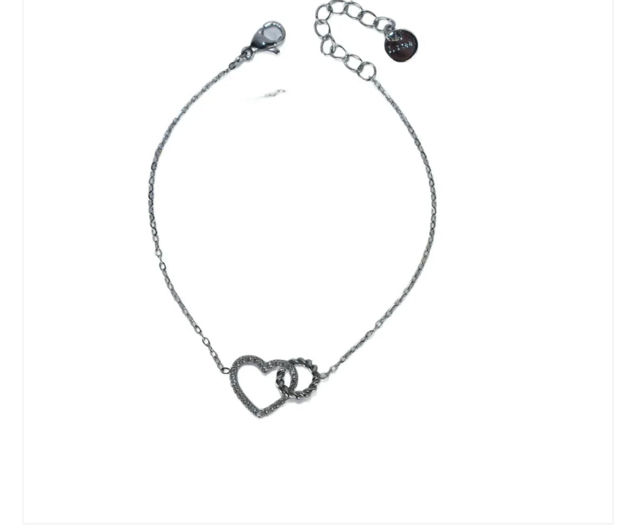 Pulsera corazón y círculo.