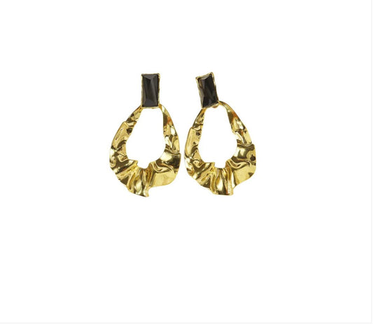 Pendientes retorcidos.